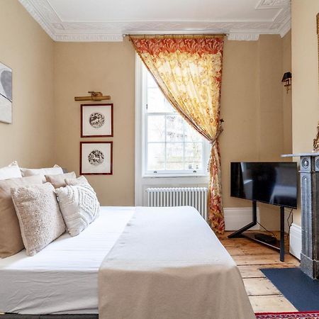 The New Cross Premier Rooms London Exterior photo