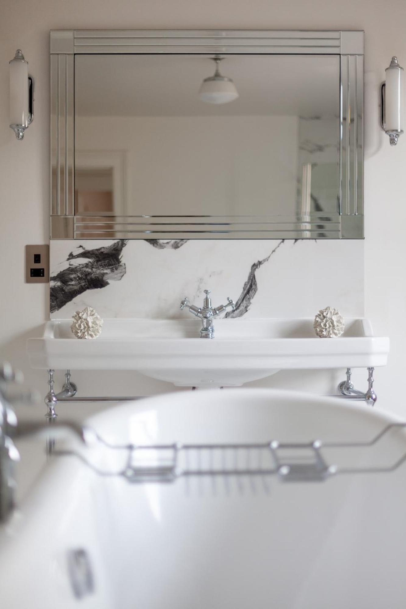 The New Cross Premier Rooms London Exterior photo