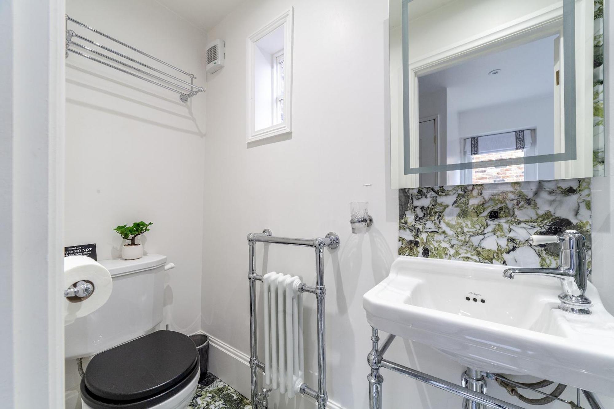 The New Cross Premier Rooms London Exterior photo