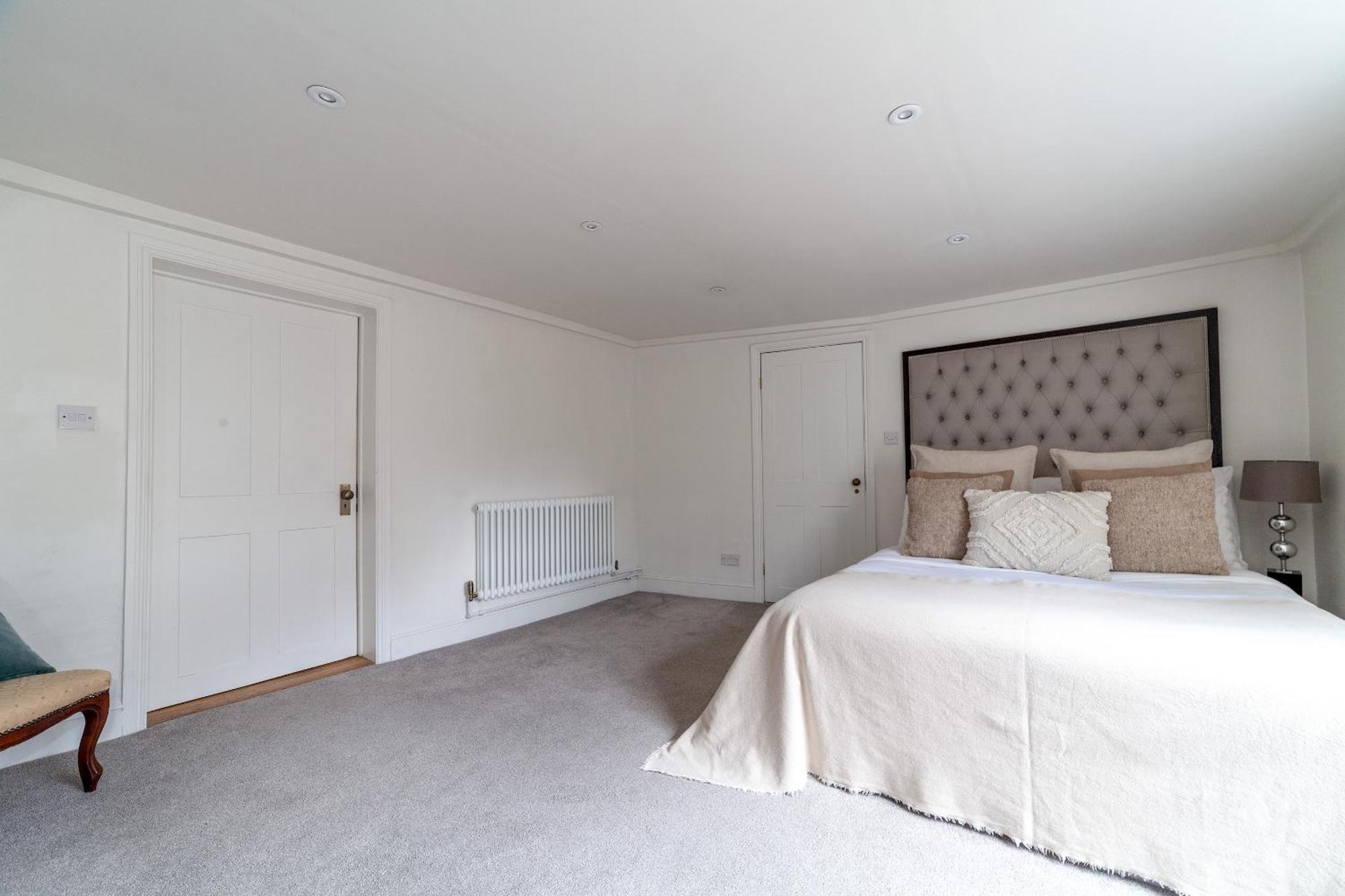 The New Cross Premier Rooms London Exterior photo