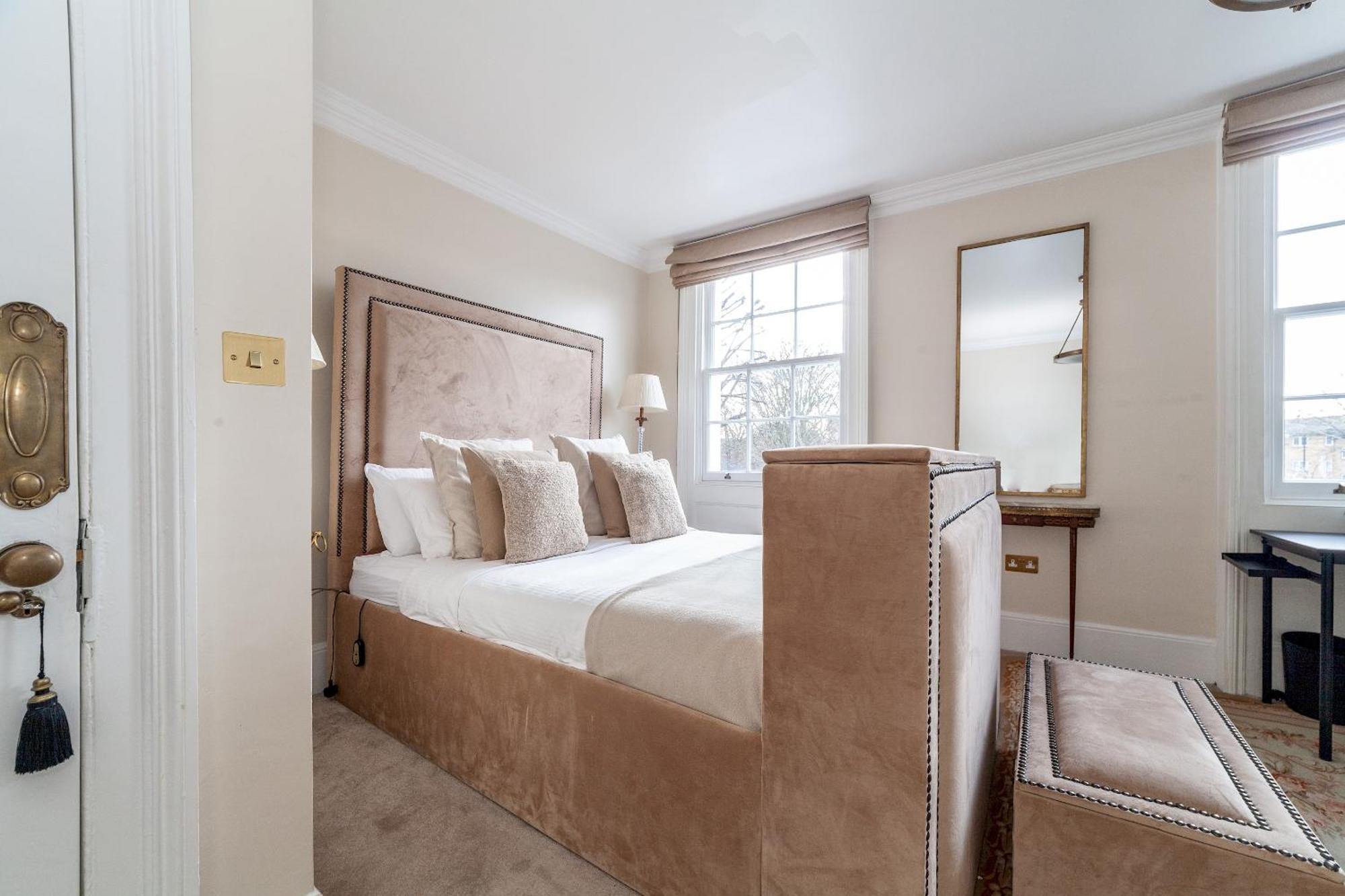 The New Cross Premier Rooms London Exterior photo